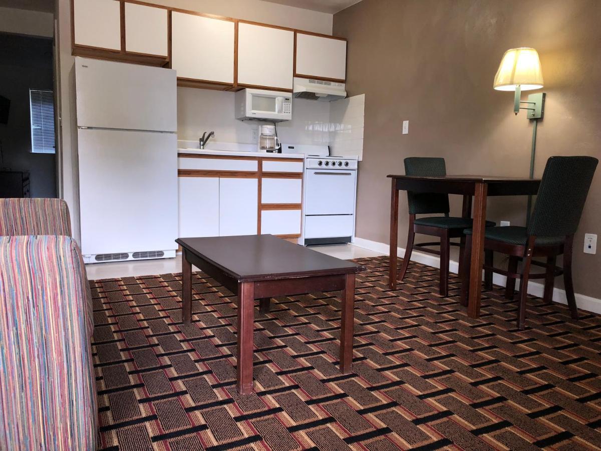 Affordable Suites Берлінгтон Екстер'єр фото