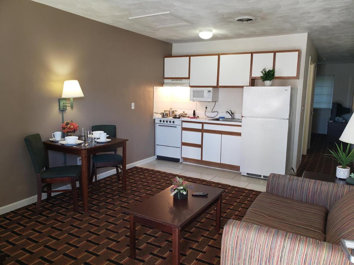 Affordable Suites Берлінгтон Екстер'єр фото
